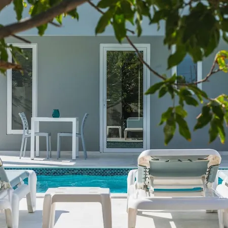Hideout Suites - From Eagle Beach
